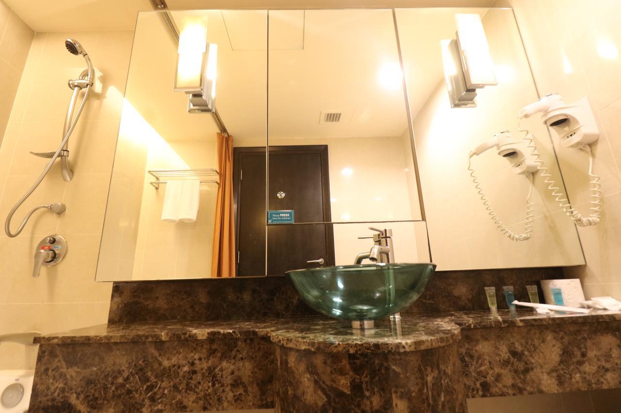Millennium Suite At Pyramid Tower Petaling Jaya Εξωτερικό φωτογραφία