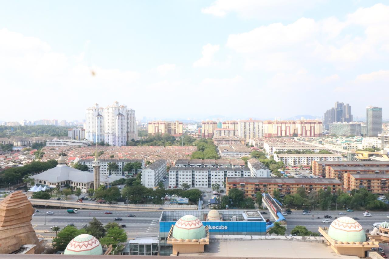 Millennium Suite At Pyramid Tower Petaling Jaya Εξωτερικό φωτογραφία